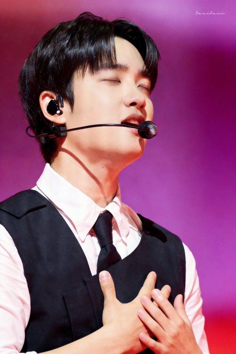 Naaibaiii's tweet photo. 오빠 콧등 위에서 미끄럼틀 타도 돼요?🥺🥰

#DOHKYUNGSOO #도경수 #디오 #exo
@DOHKYUNGSOO_X

#EXOPLANET #EXHORIZONSG https://t.co/6rLAsYZ6Lz