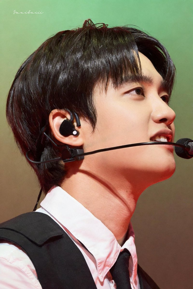 Naaibaiii's tweet photo. 오빠 콧등 위에서 미끄럼틀 타도 돼요?🥺🥰

#DOHKYUNGSOO #도경수 #디오 #exo
@DOHKYUNGSOO_X

#EXOPLANET #EXHORIZONSG https://t.co/6rLAsYZ6Lz