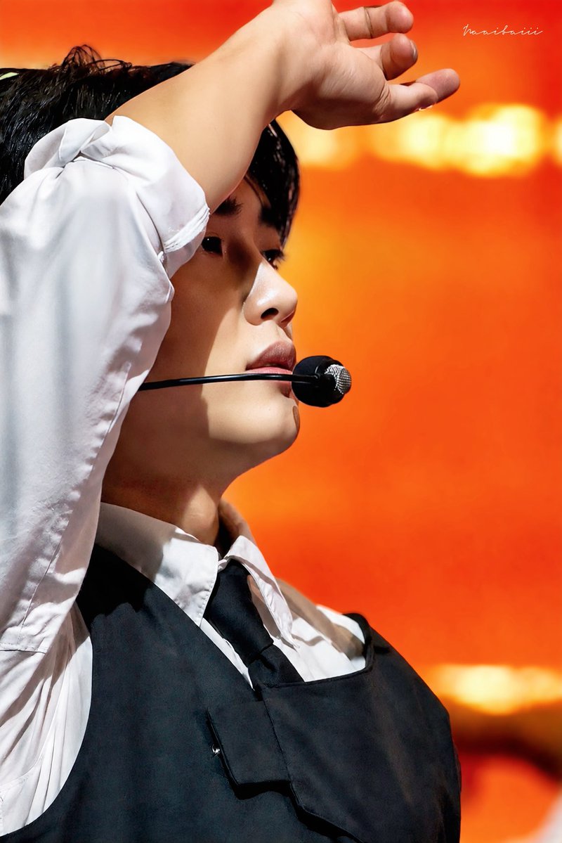 Naaibaiii's tweet photo. 오빠 콧등 위에서 미끄럼틀 타도 돼요?🥺🥰

#DOHKYUNGSOO #도경수 #디오 #exo
@DOHKYUNGSOO_X

#EXOPLANET #EXHORIZONSG https://t.co/6rLAsYZ6Lz