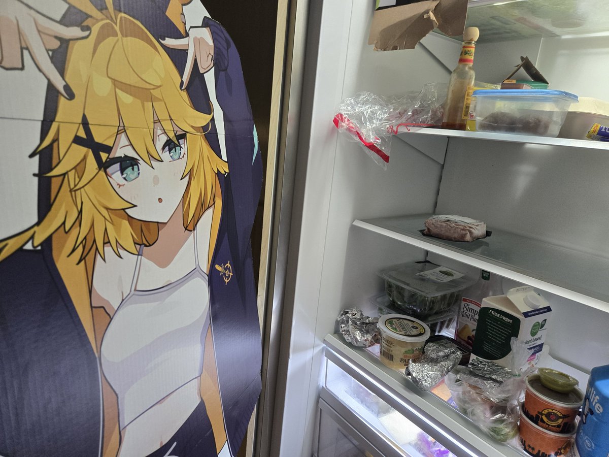 radraddles's tweet photo. i think she's hungry ... https://t.co/IsXMN5wBmt