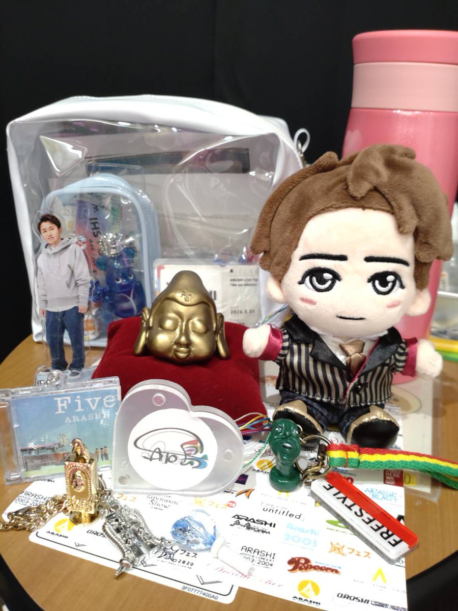 melody6216's tweet photo. 先週白血球値クリアして
抗癌剤点滴できました(*^^*)
今は１週間おきな感じなので明日は難しいかも…
点滴応援団UPできてなかったので(私の記録😊)
今回はFSⅡの時の大仏フィギュア、大仏智くんがメインでした！
なんか穏やかな気持ちになります🙂
#大野智
#抗癌剤治療
#さと島
#点滴応援団
#大仏智 https://t.co/4WPVQgoYRv