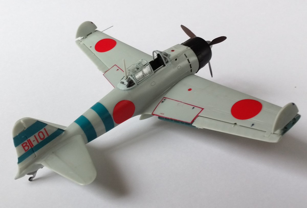 JqwND0oR5aAYEDv's tweet photo. 旧LSの零戦21型が完成です。現代ではスケールモデルとは言い難いですが、簡単に作れます。可動が楽しいです。灰色はプラ色のままです。良い色ですね。 #プラモデル #零戦 #ギミック #マイクロエース #エルエス https://t.co/BTSQFz5fbS