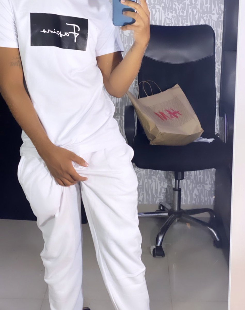 rlkblonde's tweet photo. 2 reais ou uma rola misteriosa? https://t.co/6pkYcFEZAm