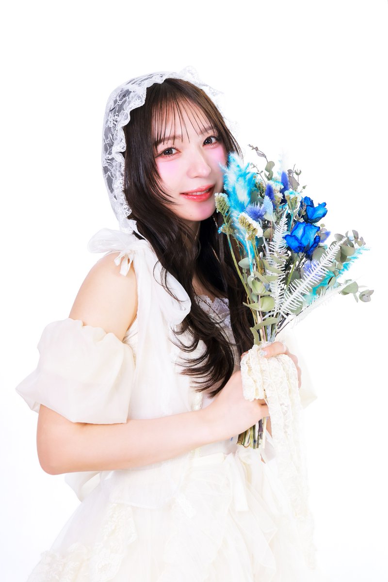 SWEET_STEADY's tweet photo. 🫧🦄【当日券販売情報】🦄🫧
　　　💜塩川莉世生誕祭💜

本日 7/28(月)「SWEET STEADY  塩川莉世 BIRTHDAY LIVE 2026
〜a continuation of a dream〜」公演で、当日券を販売いたします🎟️
 
🕰️ 開場：17:30／開演：19:00
📍 会場：SGCホール有明

*°♪ ┈┈┈┈ ˙˚🏹͙🪽˚˙ ┈┈┈┈ ♬*°
＜🕰️受付開始時間🕰️＞
17:30よりご購入希望の方の整列を開始し、
先着順で販売いたします。
 
＜💜料金💜＞
一般指定席：￥7,000(税込)
※お支払い方法は現金のみとなります。
 
＜🎫枚数制限🎫＞
お一人様　1枚まで
 
＜📍販売場所📍＞
会場の正面入り口付近に当日券販売窓口を設置いたします。
※販売は先着順です。お並びいただいてもご購入いただけない場合がございます。あらかじめご了承ください。
ご購入の際、お名前、お電話番号、住所をご記入いただき、本人確認書類のご提示をお願いいたします。・本人確認書類は有効期限内の原本（コピー不可）に限ります。
 
◎本人確認書類について
・運転免許証
・パスポート
・在留カード
・特別永住者証明書
・身体障害者手帳
・個人番号カード／マイナンバーカード（通知カードは不可）
・顔写真付きクレジットカード
・顔写真付き学生証
 
・本人確認書類がご用意いただけない場合、当日券をご購入いただけませんのでご了承ください。
・チケットの代理購入は不可能です。チケット購入者のみご入場いただけます。
・チケット代の払い戻し対応は致しません。
 
下記ページの「注意事項」を必ずご一読ください。
https://t.co/7Qp3iESeAB

迷っている方は、ぜひお越しください🪽✨

＃塩川莉世生誕祭2026
#SWEETSTEADY
#すいすて