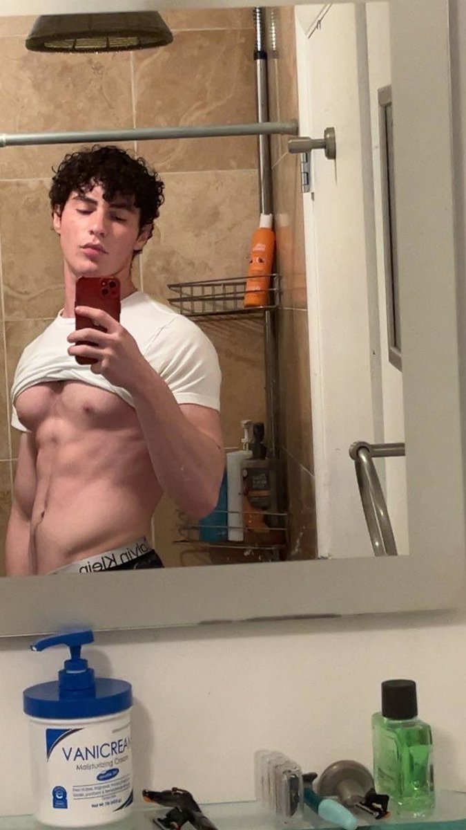 DanielBransky's tweet photo. gym update, how are we looking? https://t.co/HiaskWJbPM