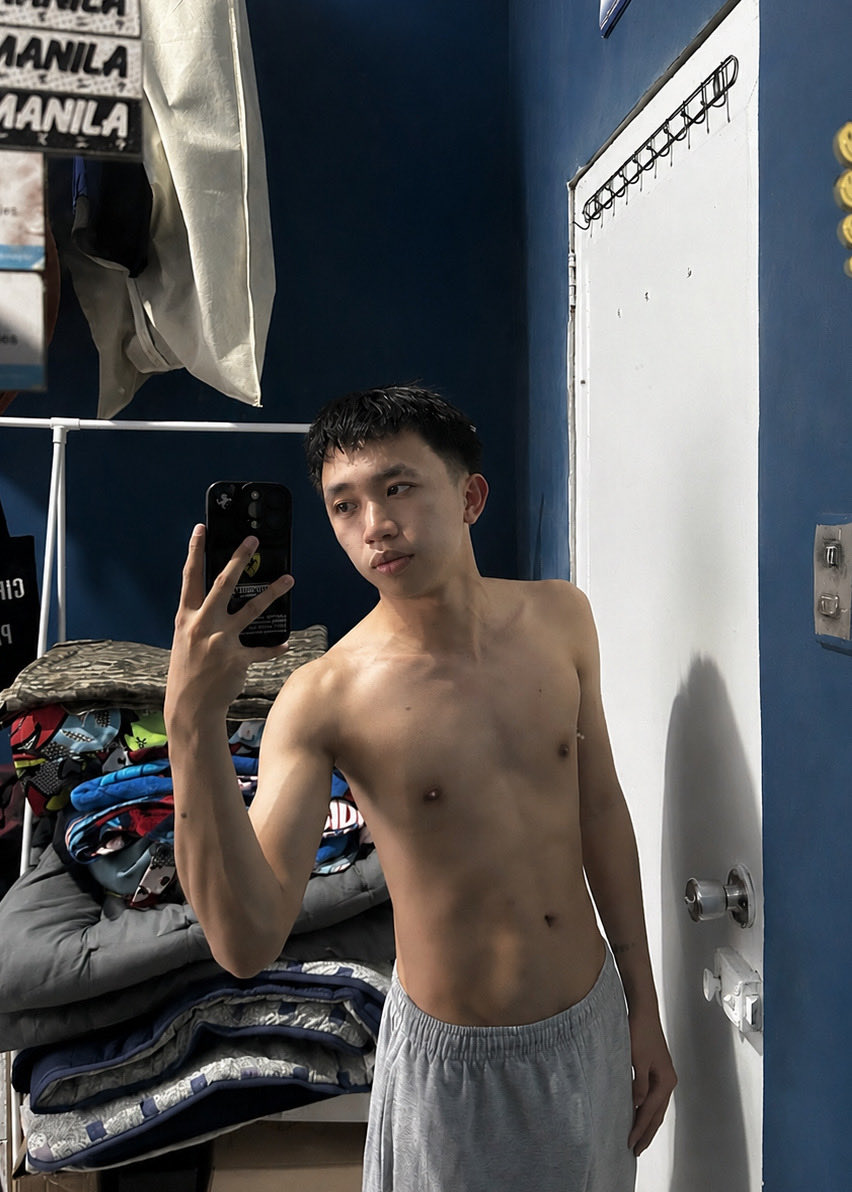 marc0c0krunch's tweet photo. someone needs to workout 🦖 https://t.co/ZnYgYgR84a