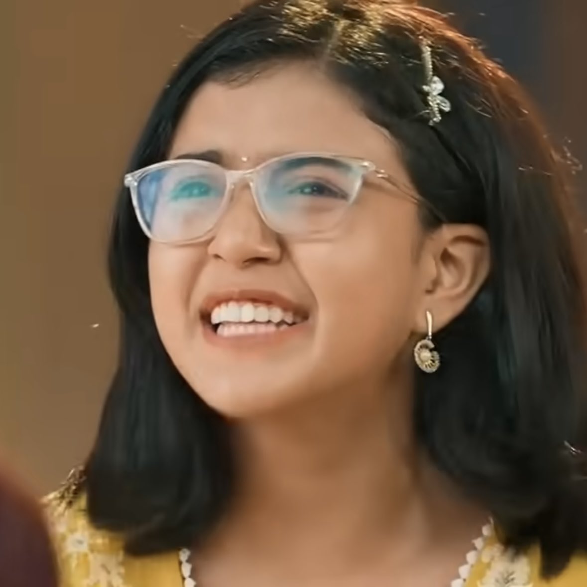triptiology's tweet photo. rajat ki najayaz beti and abhira ki bhikh sali paapi gudiya kilas gyi😭 #yrkkh https://t.co/DBTjEClQgi