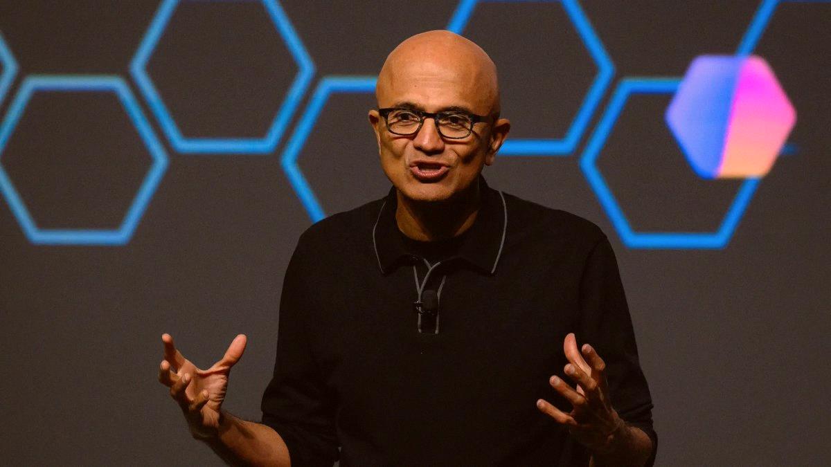 FreeFut16's tweet photo. Microsoft just dropped its first big AI model for cybersecurity - MAI-Cyber-1-Flash 🤖

They say it beats Anthropic's Mythos 5, Google's 3.5 Flash Cyber, and even OpenAI's GPT-5.5 Cyber on the CyberGym benchmark when paired with GPT-5.4. Wild times. https://t.co/3C8xXglrqr