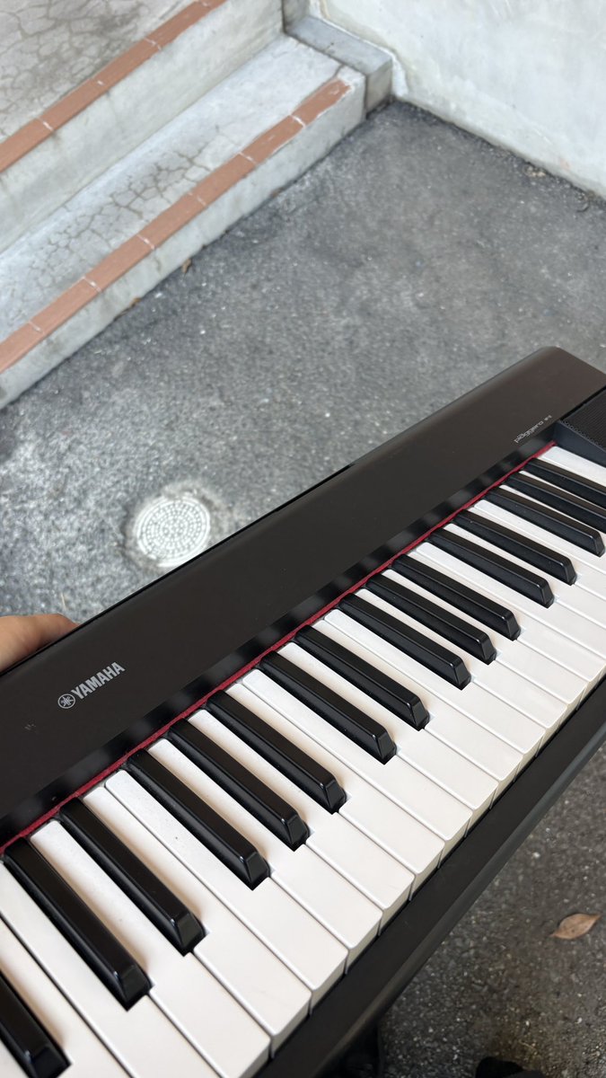 mktf_guy's tweet photo. 授業終わりに急遽ピアノ買ってきた https://t.co/hH3dA5pFBI