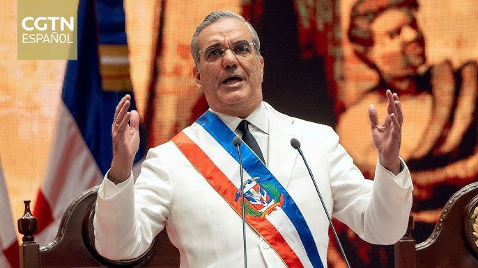 Angeldelarosa30's tweet photo. #YoPensando  :  República Dominicana tiene un presidente que ha tratado de violentar en cinco ocasiones derechos fundamentales de los ciudadanos....@luisabinader pasará a la historia como un pichón de dictador disfrazado...llegó criticando todo....un tiguere...tremendo tiguere.. https://t.co/bpTalw5hMH