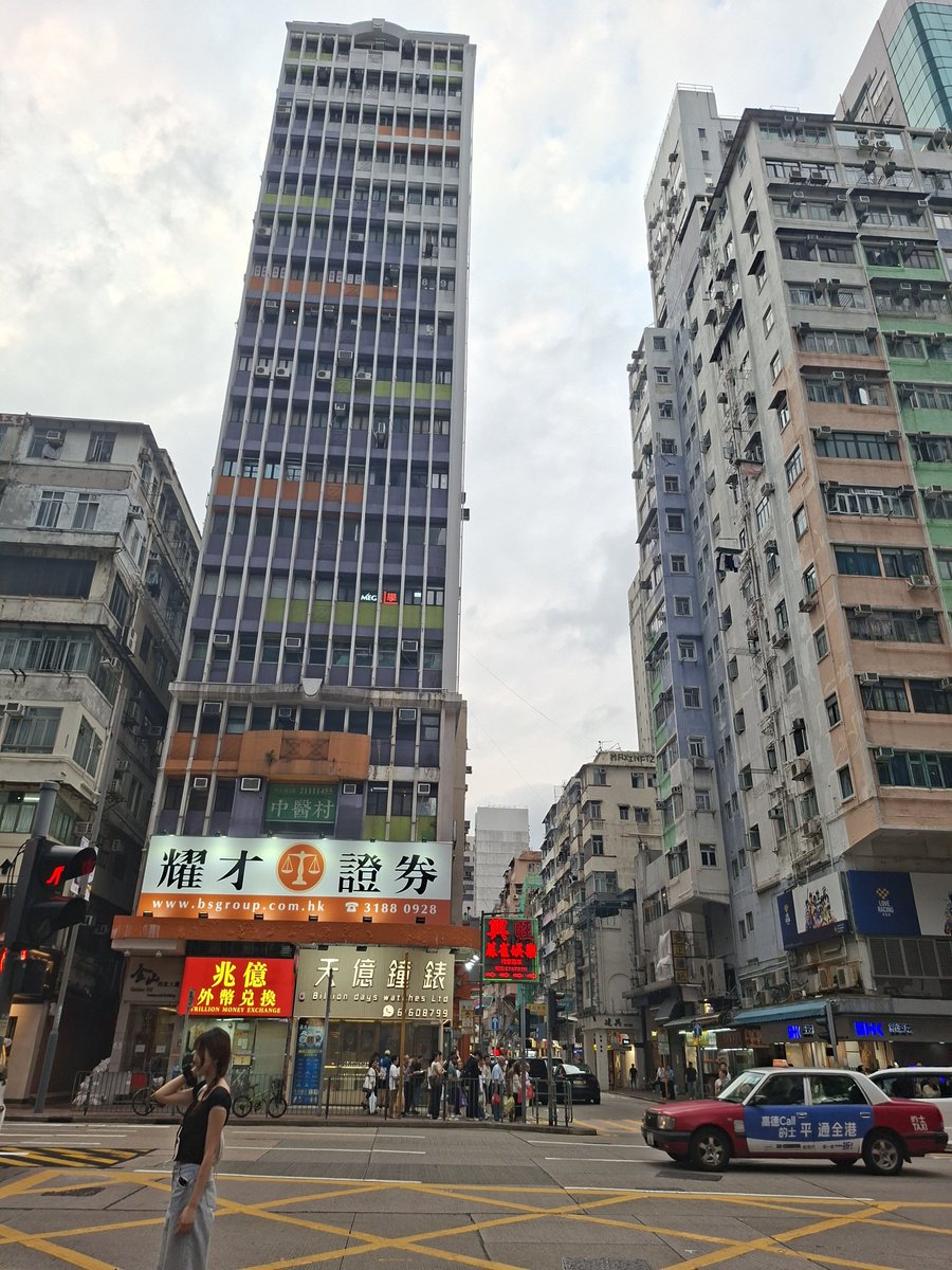 meoniszn's tweet photo. Nakakamaze mamasyal sa hongkong huhu https://t.co/D8Z05zqaLY