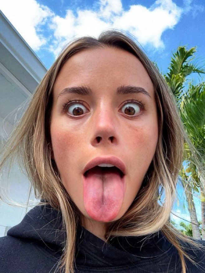 SadieScams's tweet photo. you can’t escape me, get dumb. 😵‍💫🤭 https://t.co/KmugFDdKe9