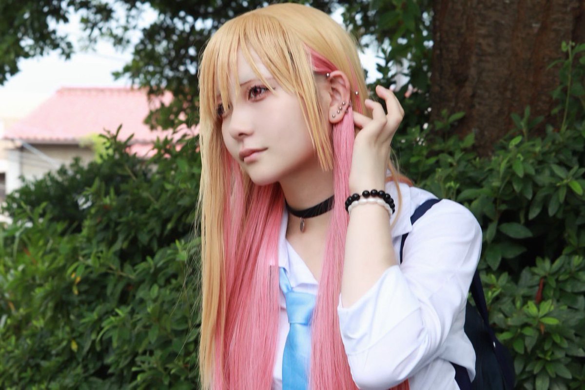 nr_a8h's tweet photo. ⚠️cosplay/喜多川海夢
　
　海夢→@nt_o5r 
　乃羽→@cosskaka 
　
　初カメラマン楽しかったです
　
　#コスプレ #えのこす #カメラマン https://t.co/IPAuyr3OiZ