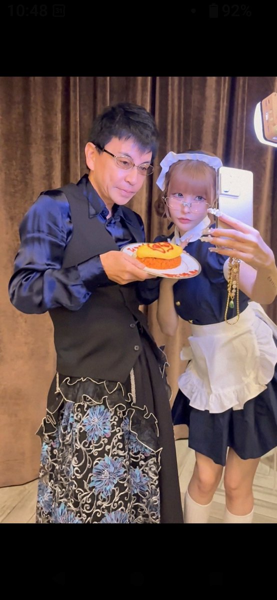 hide2246's tweet photo. こんなライト浴びて写真撮るの初めてだったので緊張してるワタクシ🙂‍↕️🙂‍↕️
ちなみに履いてる袴パンツ1番のお気に入り🔖 https://t.co/HXcwsj6t7E