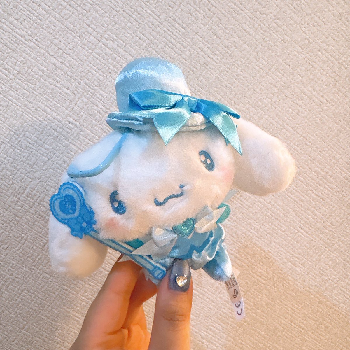 rie_I_76's tweet photo. こっちにのせてなかった！
誕生日プレゼントにもらったシナモンちゃん♥♥
可愛すぎる🫶🏻
みえてないけどカラビナも水色のハートになってて最高にかわいい🥹

ありがとうございます💫 https://t.co/E5Er4QSREX