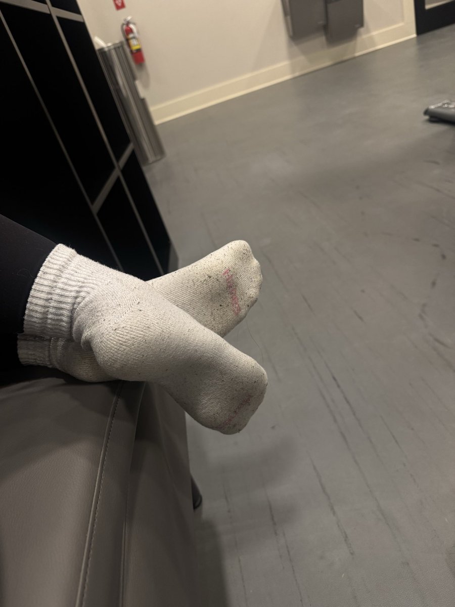 Cassidyyyxoxox's tweet photo. Should i sell my sweaty gym socks ?? 🤭 https://t.co/cF9ZqldPxT