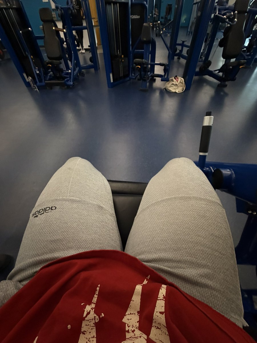 bubblebuttbdn's tweet photo. Who’s willing to give me a nice massage after my workouts? #worshipme #daddy #king #worship #pig #goodboy #goodgirl #pamper https://t.co/tmoiJKkk4J
