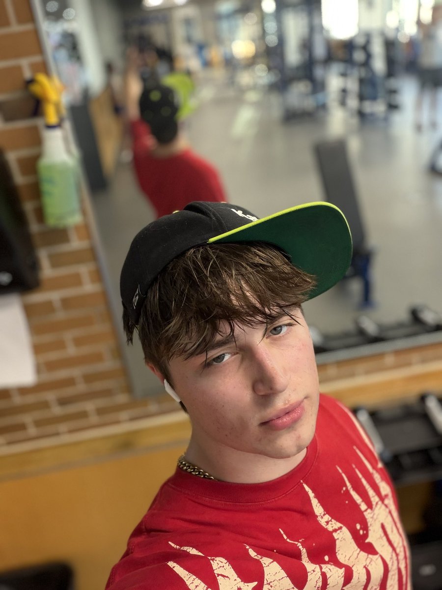 bubblebuttbdn's tweet photo. Who’s willing to give me a nice massage after my workouts? #worshipme #daddy #king #worship #pig #goodboy #goodgirl #pamper https://t.co/tmoiJKkk4J