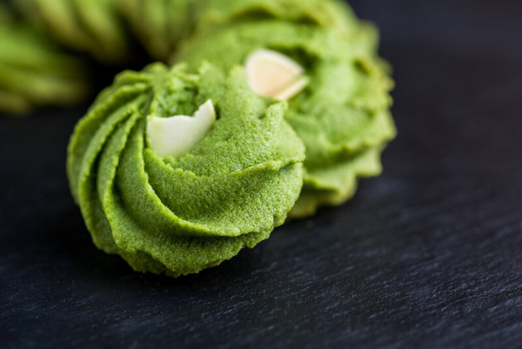 EleanorePo35735's tweet photo. Sharing my favorite crispy matcha cookies with you all! Freshly baked, full of umami, perfect for afternoon tea. Who’s grabbing a bite https://t.co/yjw3qWP17U