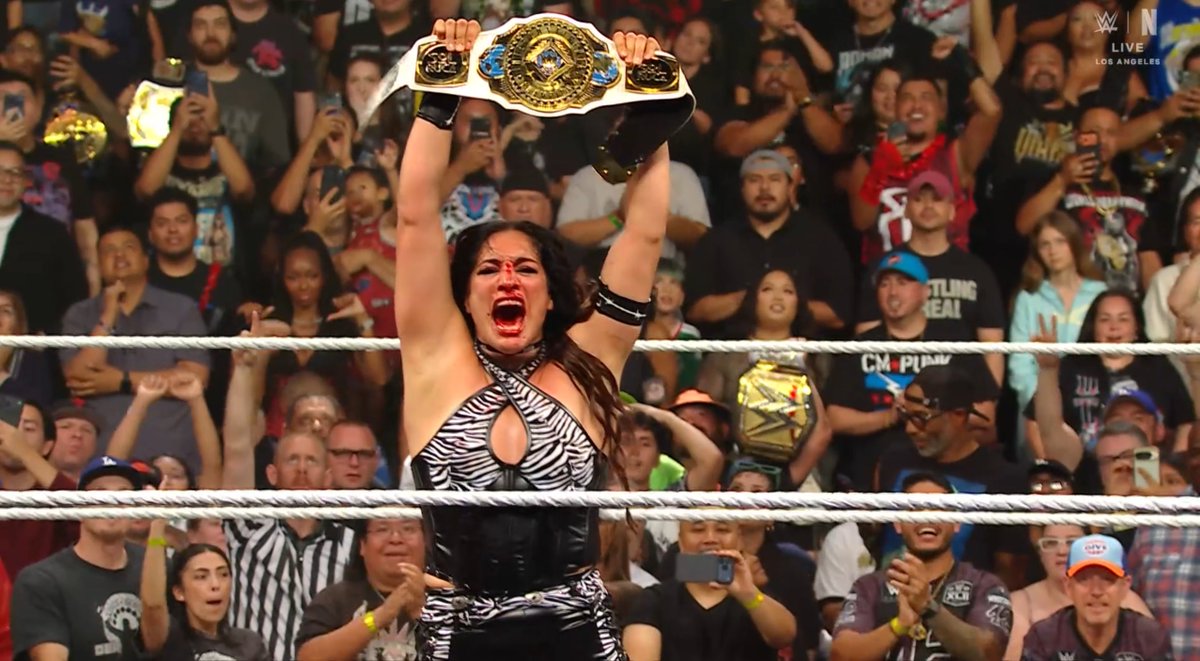 FalseFinishHQ's tweet photo. Raquel Rodriguez defeats Sol Ruca to become the NEW Women's Intercontinental Champion!!!!!! #WWERAW https://t.co/MymfTbGiCu
