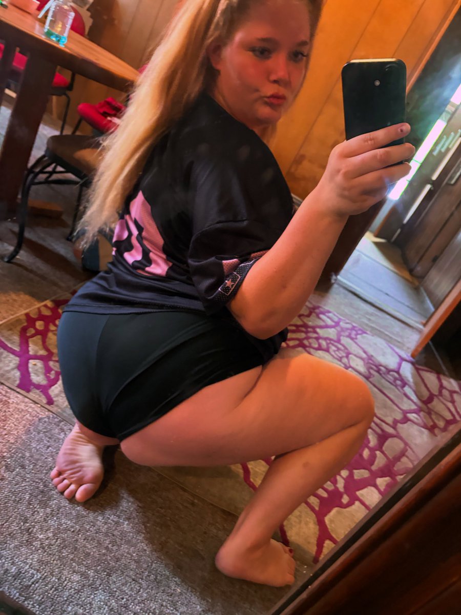 Alycute13's tweet photo. dm me https://t.co/lusE7dbvqf