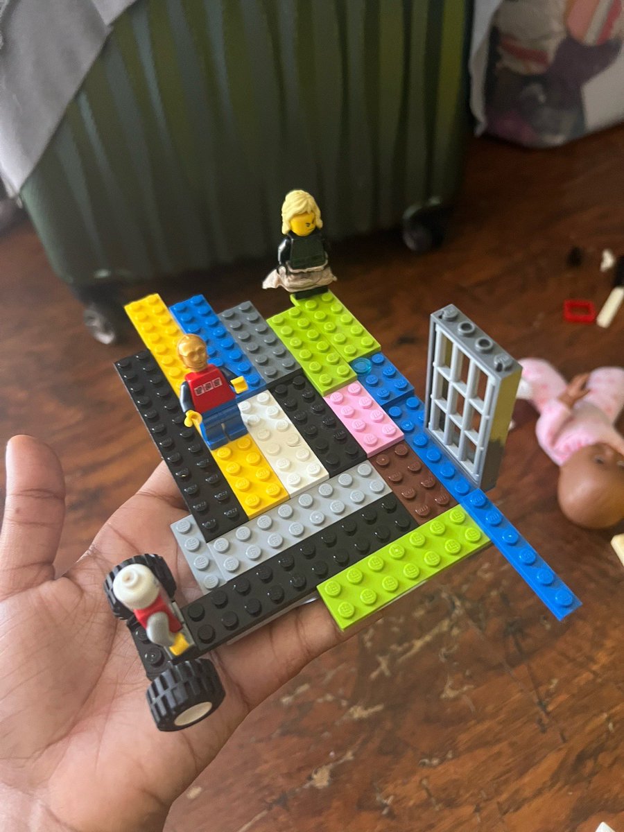 kmoramays's tweet photo. @LEGO_Group #legos https://t.co/qfKsA8vJwC