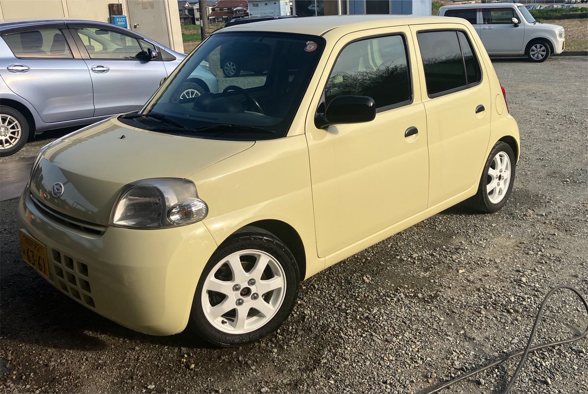 torimune292129's tweet photo. 僕が作ってるエッセのメニューなんやけど
高い？
車庫調取り付けは工賃三万 https://t.co/OLpJhqvHJv
