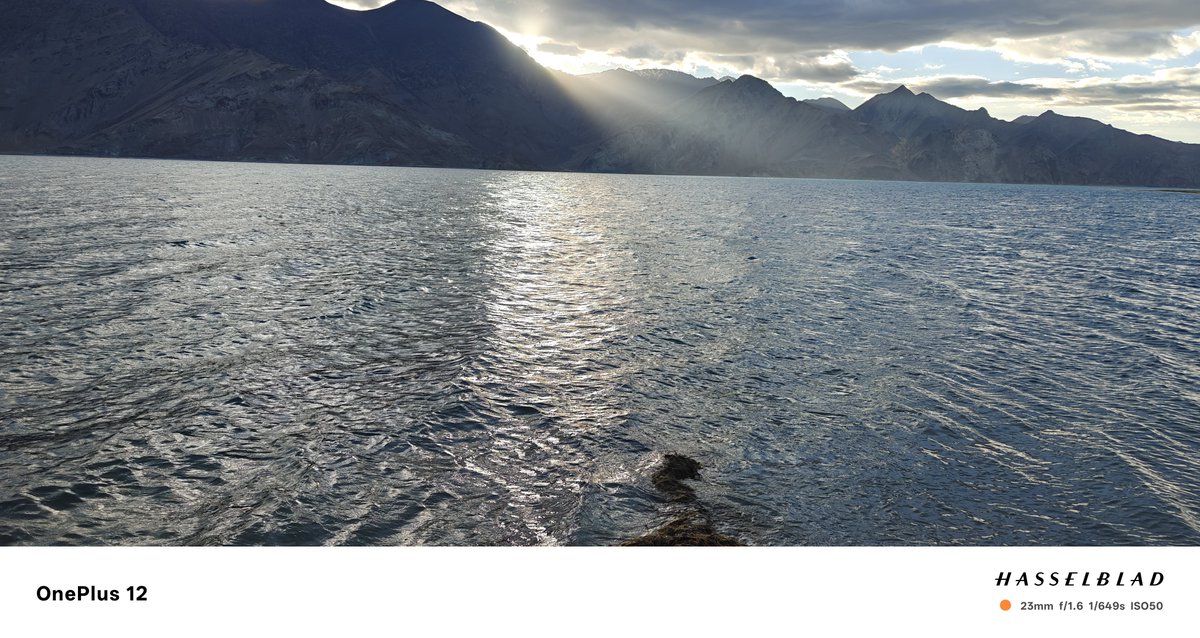 GanKanchi's tweet photo. Pangong lake sunrise https://t.co/a5g7vTLLsN