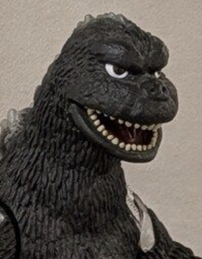Shun4BLACK's tweet photo. 一番くじのモンスターヘッドマグネットでにせゴジラだしましょーよー https://t.co/s9JN6lA9aL