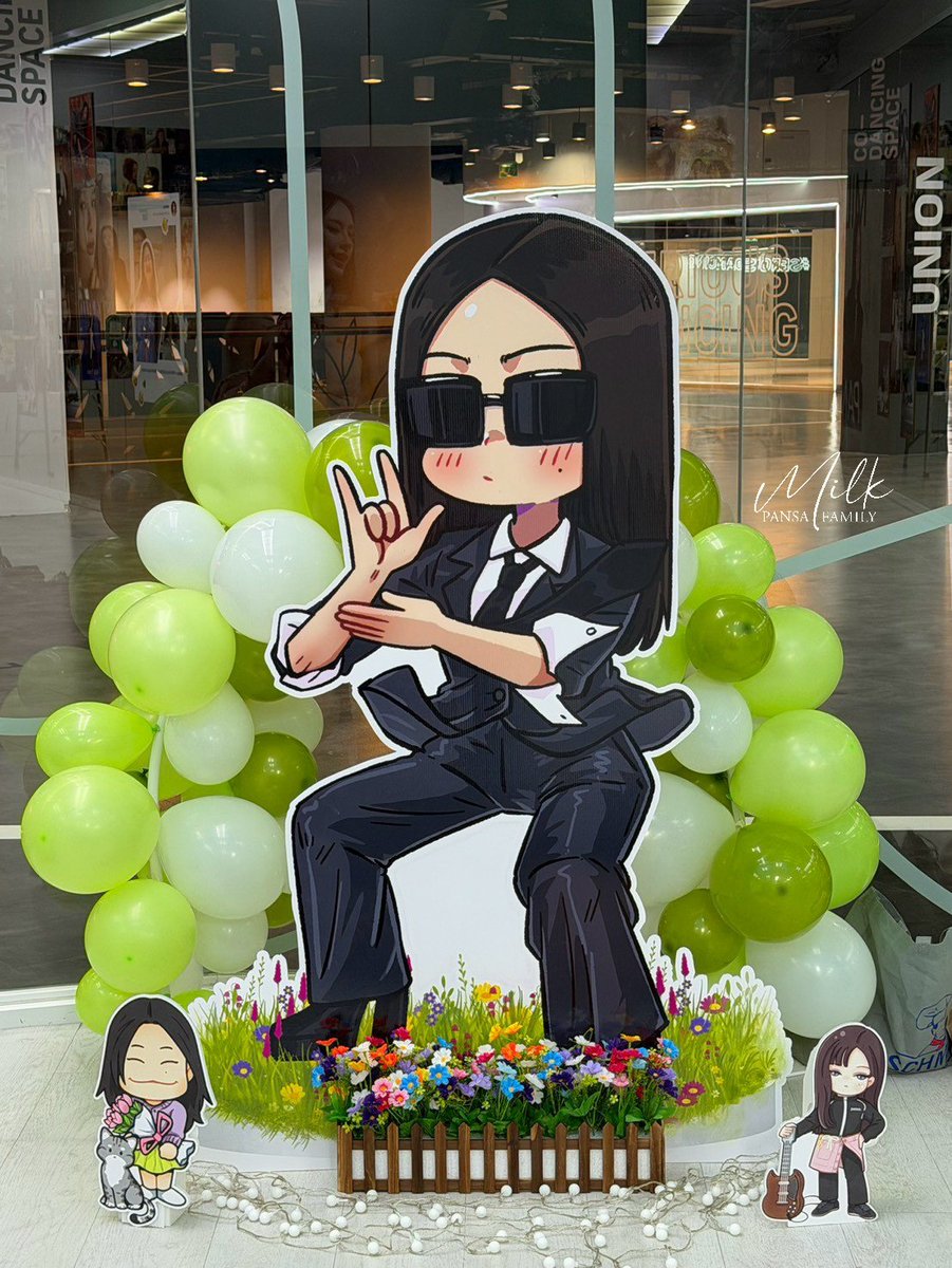 milkfamily__'s tweet photo. 🎁💚 D-DAY for 🌸MilkPansa's 30th Bloom- Blooming With Love 🐈‍⬛💚 🌷

#MilkPansa30thBloom 
#MilkPansa #mimiv #มิ้ลค์พรรษา

📢เก๊งๆๆ ขอเชิญชวนเหล่ามิมิฟ เมิฟเมิฟ ทุกผู้ทุกคนผู้ใดผ่านไปผ่านมาเห็นแก๊งน้องๆจิ๋วทักทายอยู่หน้าแกล แวะมาชมภาพสวยๆชวนอมยิ้ม มาชมผลงานและภาพสวยๆของคุณพรรษากันนะคะ มาเติมแท็กเก็บความประทับใจกันในโอกาสวันเกิดครบรอบของคุณเค้ากันเยอะๆน้าาา💚😎🙋‍♀️

📢Guys our project all your support will be part storytelling Milk’s story, cherished memories, personal growth, and the love that continues to bloom.
We kindly hope you all come to be part of memory sending encourage to our Pansa for her birthday 2026 let's added hashtag and get the moment with us . Hope to see you all 🥹💚🎂🌷

📍 Union Mall Co-Event Studio 7–8
🗓️ 28–29 July 2026
⏰ 11:00 AM – 9:00 PM

📺 LED Core Display
🗓️ 27–29 July 2026