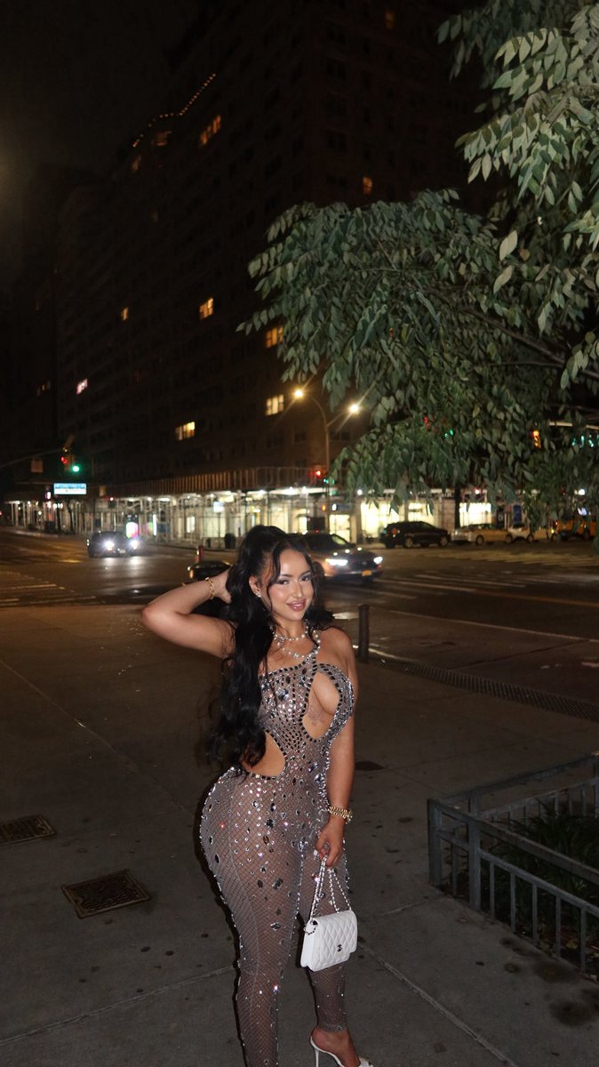 PrettyfaceSana's tweet photo. 💎 https://t.co/I5YCcmkVIi