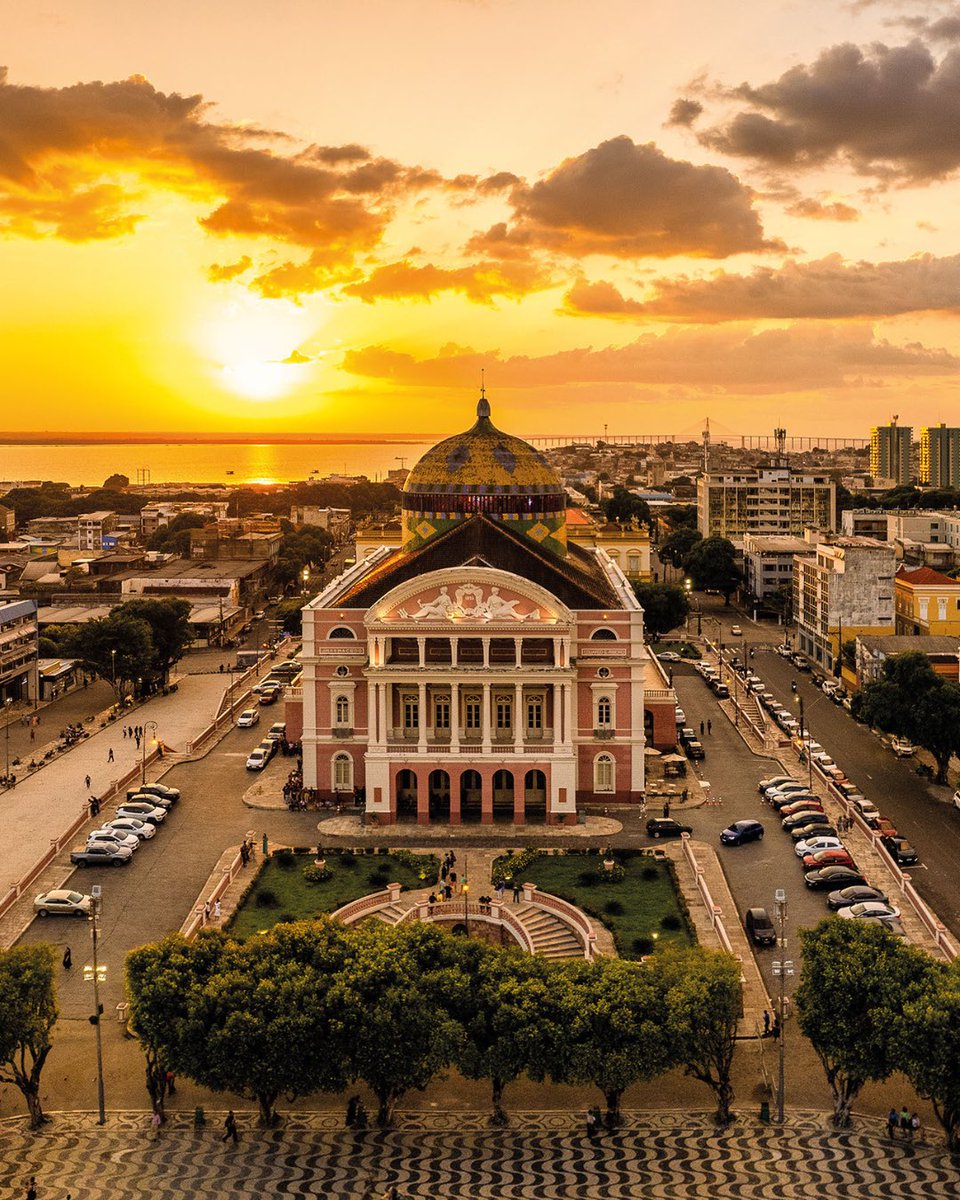ONUBrasil's tweet photo. A aprovação da candidatura conjunta dos dois edifícios históricos faz dos #TeatrosDaAmazônia o primeiro #PatrimônioMundial Cultural da Região Norte do #Brasil.

#PatrimônioDaHumanidade https://t.co/TtSgfXzvo0
