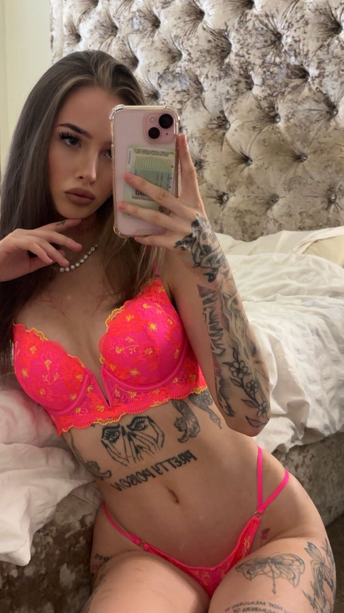 Poppywildexo's tweet photo. 19f single, who will accept some pics ? 🙈

guys only https://t.co/xc6TRBPAp9