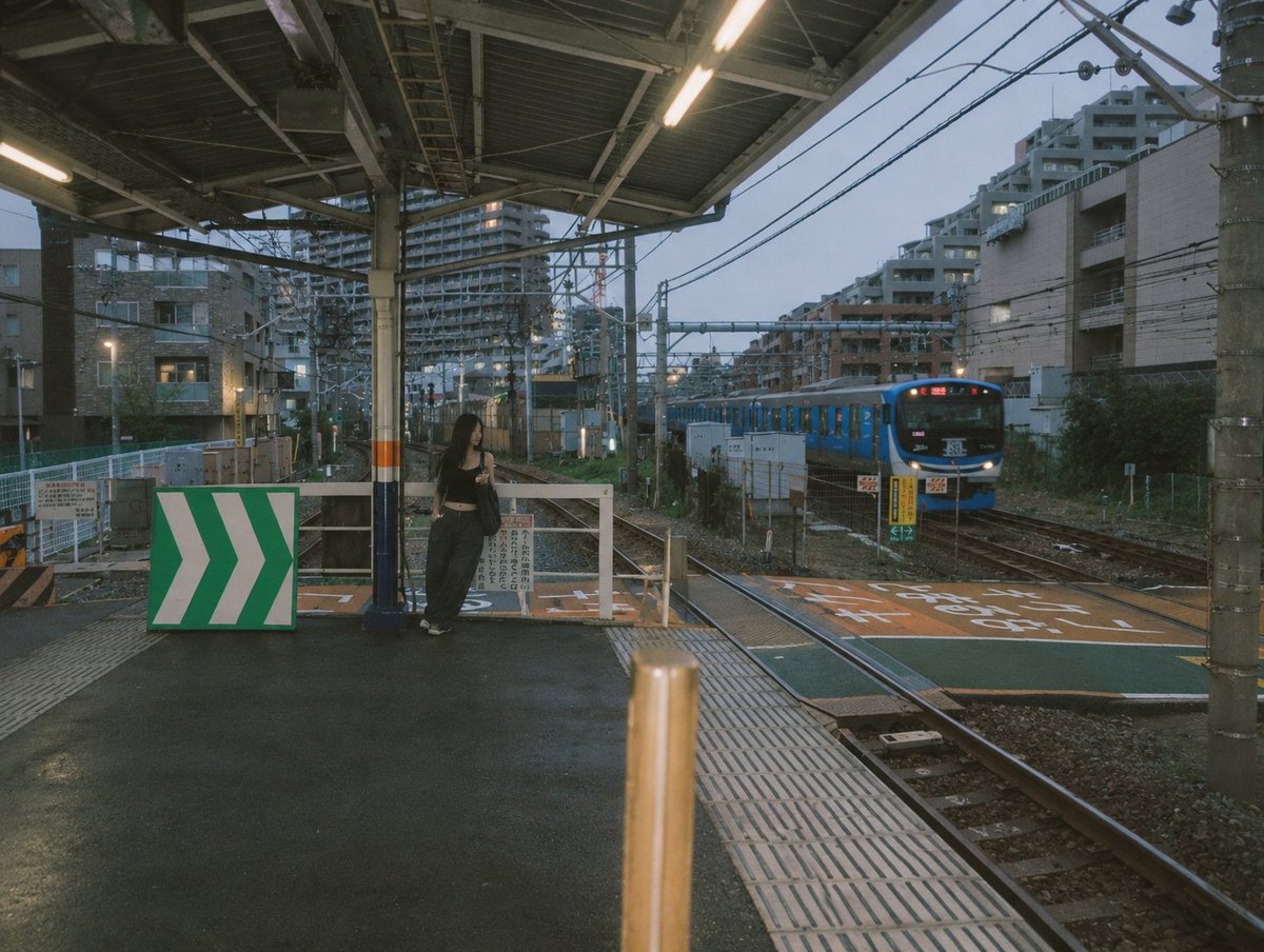 pnuv_ut's tweet photo. いってらっしゃい。
今日も、朝の電車に。
#TokyoMorning #MorningCommute #TokyoStation #DailyLife #朝の東京 #いってらっしゃい #CinematicPhotography https://t.co/0Ot3erC7Tg
