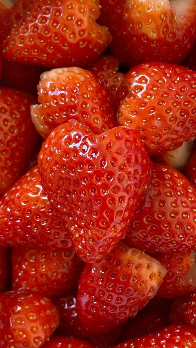Vibranica's tweet photo. heart strawberry https://t.co/oTL6Q5wKwd