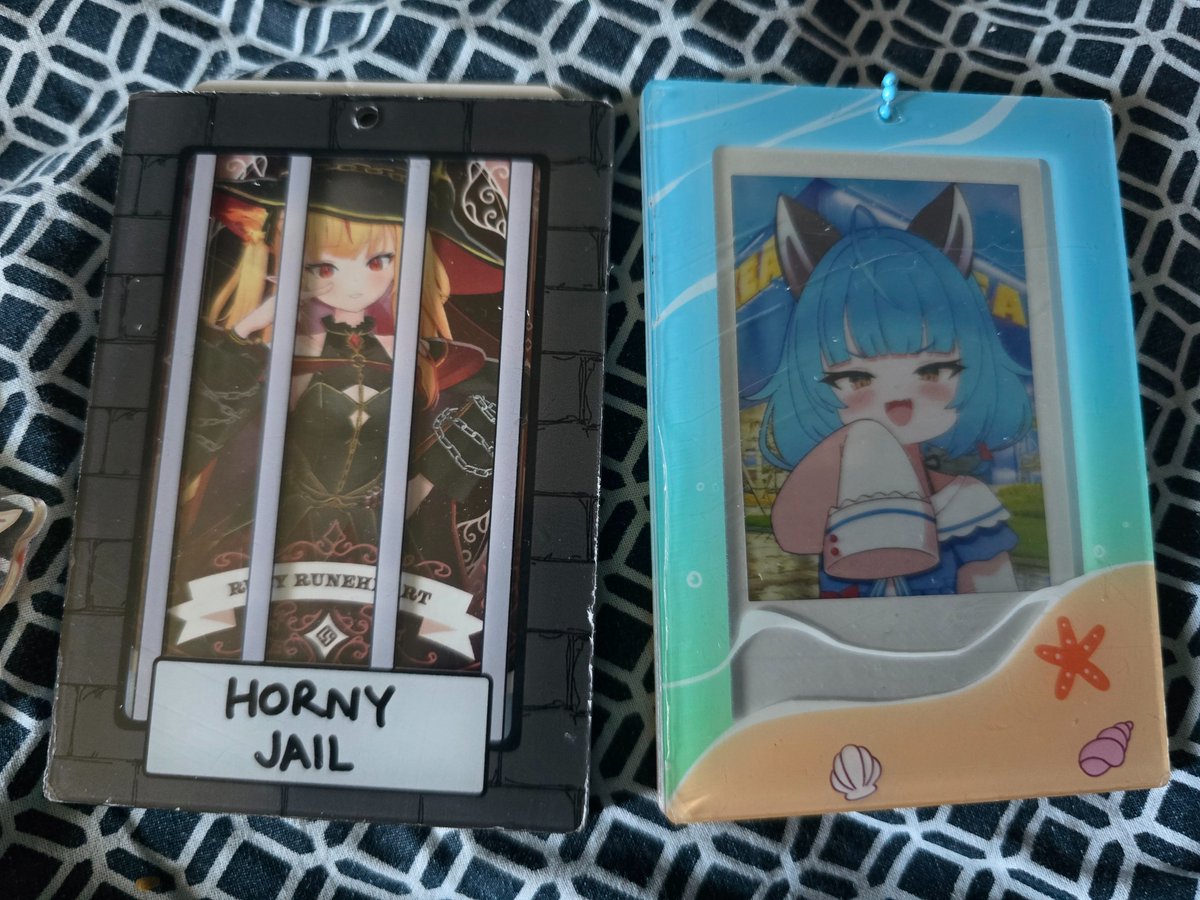 pokosaur_rising's tweet photo. Excited and nervous to see wuby again❤️🔥 def a lil shaky afterwards 😅 Wish I bought more cheki holders although wuby's is fitting 😏 did a lil roberto/wuby oshikatsu and even wore the leaf headband. Happy to see more ruby merch and hopefully it grows next year 🫶#RubyRuneheart https://t.co/DB1zuQM2zY