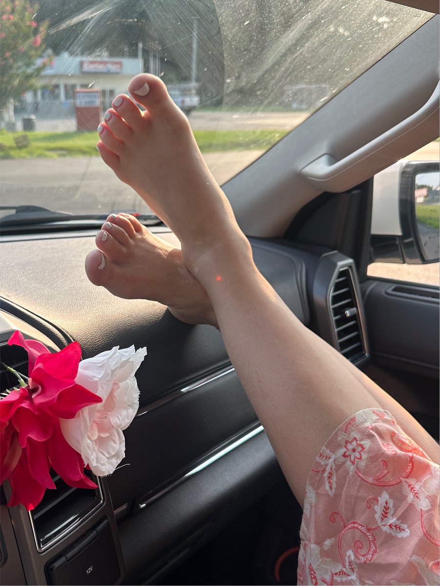 FootsieSenpai's tweet photo. I love being a passenger princess👑 which little piggy wants to pay for my pedicure and nails this week? Send to my Throne, Link in bio🖤
https://t.co/l5KwF7EyNM Check out my profile on Throne!
#goddess #findom #prettyfeet #footfetish #whalesub #feetfetısh #feetworship #paypig https://t.co/xgaE7nFoiY