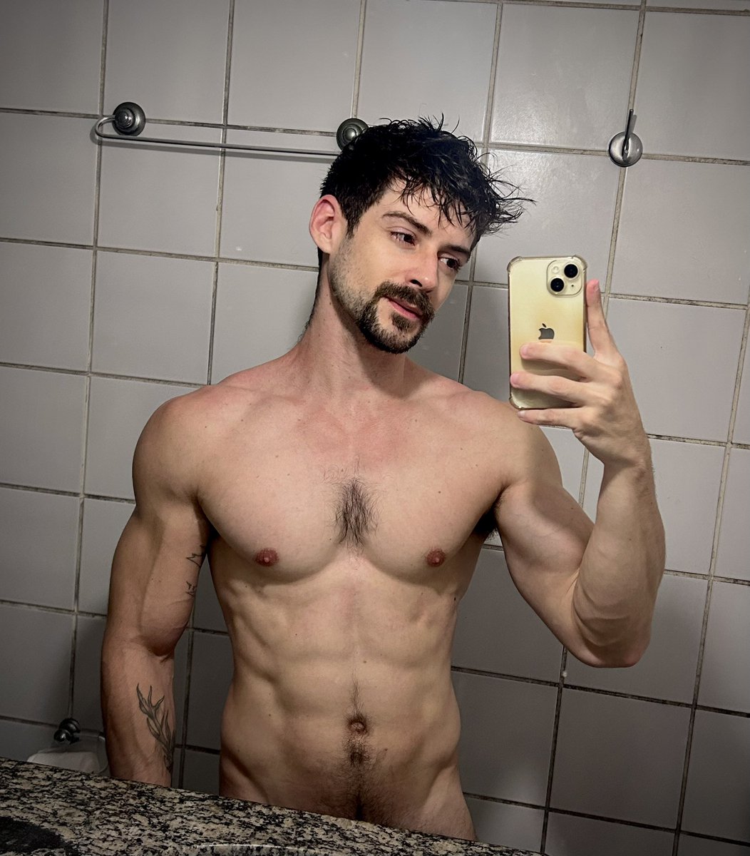 pedruckss's tweet photo. thirty-twink death 🍼 https://t.co/KrCp6b3ZTD