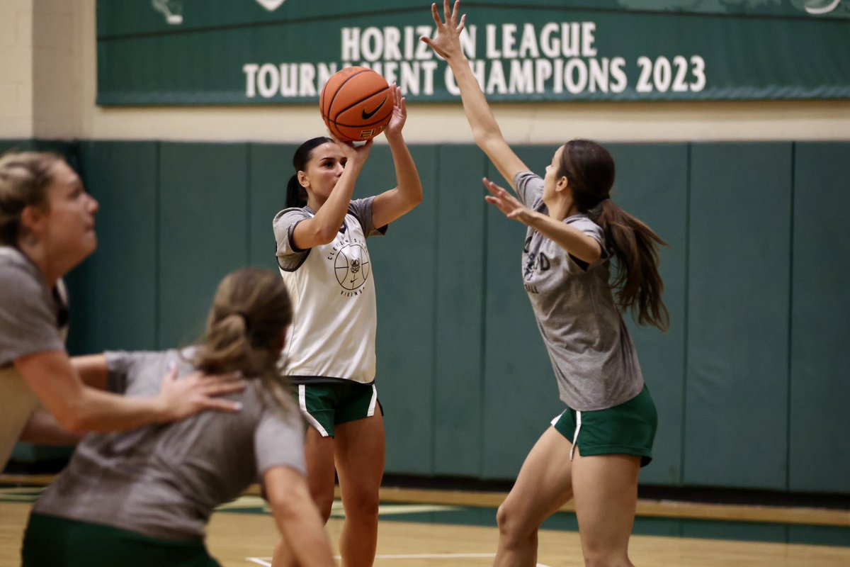 CSU_WBasketball's tweet photo. Monday Night Hoops 

#PRIDE https://t.co/38vOzRn4OD