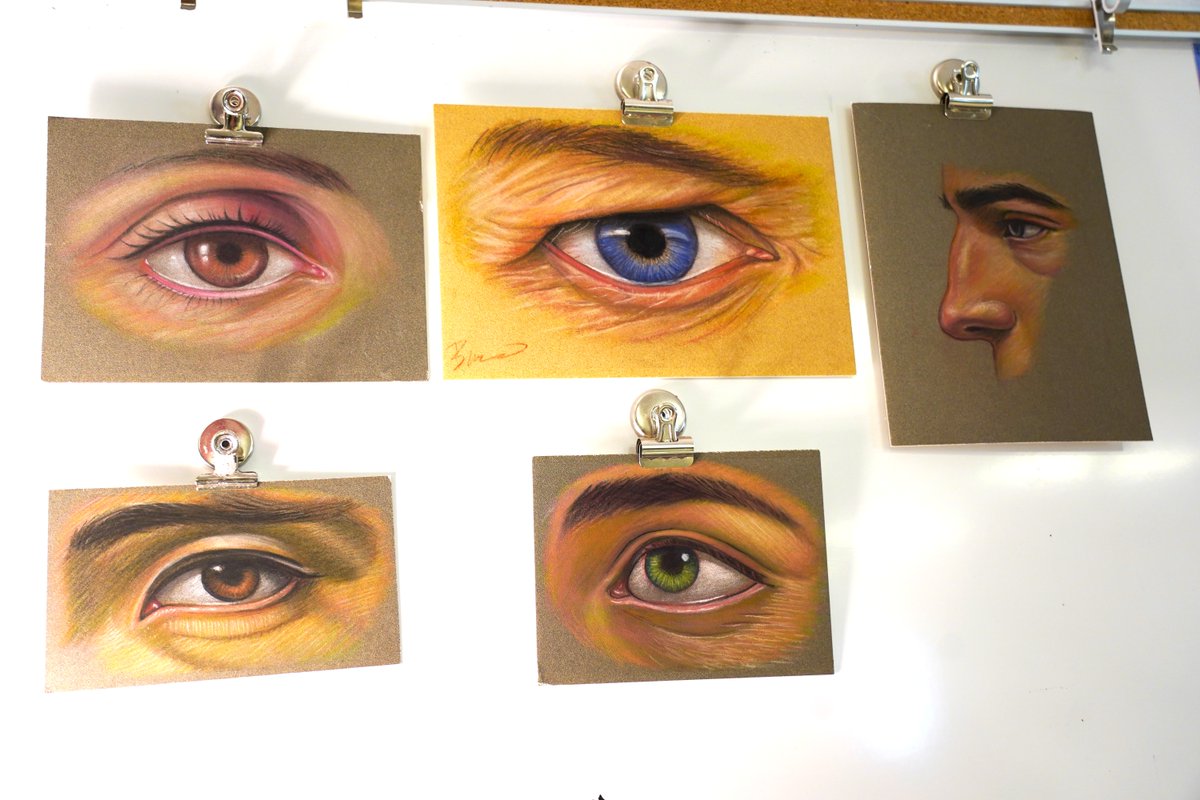 SISD_FineArts's tweet photo. Thank you to Lenny Buscemi for the PHENOMENAL workshop he led for our SISD art teachers. The invisible gridding method, along with his media suggestions and tips will surely be passed on to our students! 

#TeamSISD #SISDFineArts https://t.co/j6HgqmGk6c