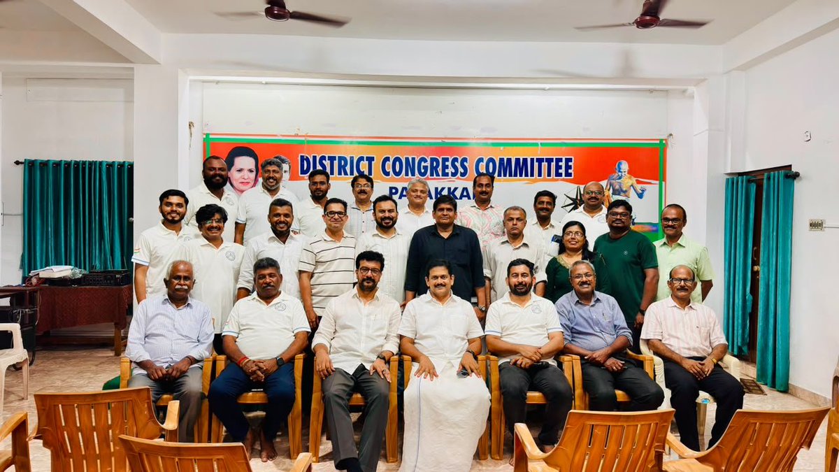 AipcKerala's tweet photo. Palakkad AIPC convened its Annual General Body meeting at DCC.

​Honoured our member Lakshmi Chandran on being nominated to the Calicut University Syndicate. We also had the privilege of felicitating MLA Ramesh Pisharody and MLA Sumesh Achuthan during the session.

​#AIPC https://t.co/lG4cBwOJpz