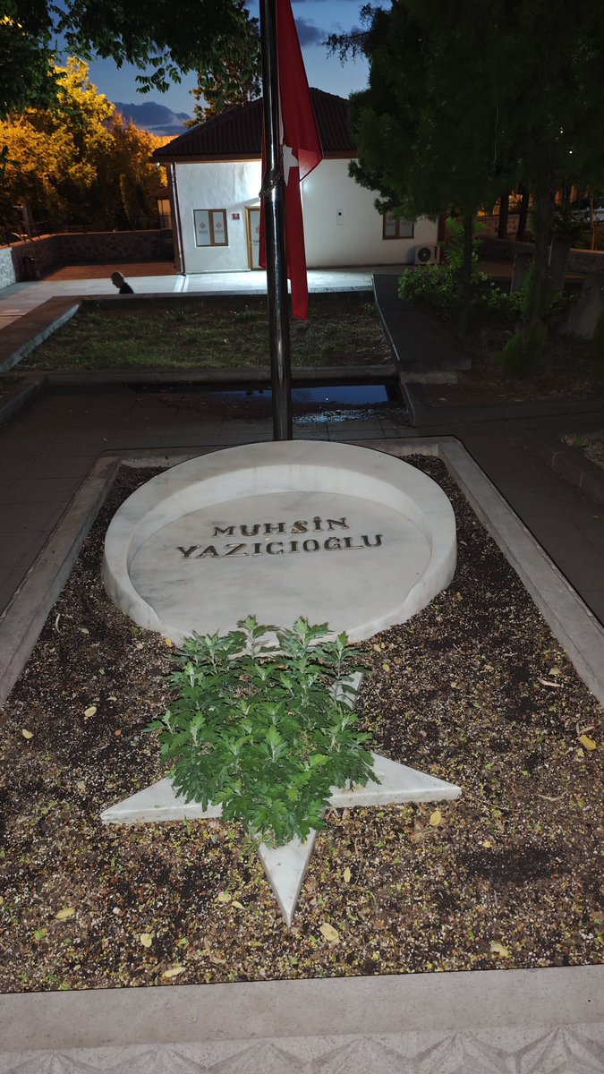 abdullahsehitog's tweet photo. 📍 Muhsin Yazıcıoğlu Anıt Mezarı | Ankara

Merhum Muhsin Yazıcıoğlu'nun kabrini ziyaret ederek dua ettik. Rabbim mekânını cennet, makamını âli eylesin. Aziz hatırası daima yaşayacaktır.

#Ankara #muhsinyazıcıoğlu #abdullahşehitoğlu https://t.co/oA3J4YuIvZ