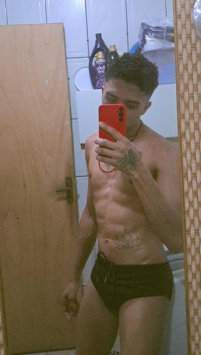 Cacheadoll00's tweet photo. #parabéns pra mim 25zao https://t.co/JSlhK8BKg3