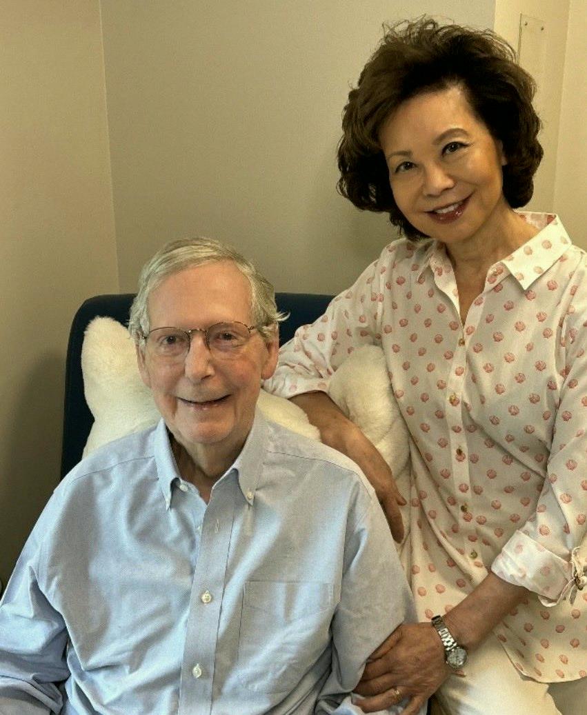Mertens991's tweet photo. Mitch McConnell just shared a fresh photo and says he still isn't ready to return to the Senate. https://t.co/iVZJAPRSPs