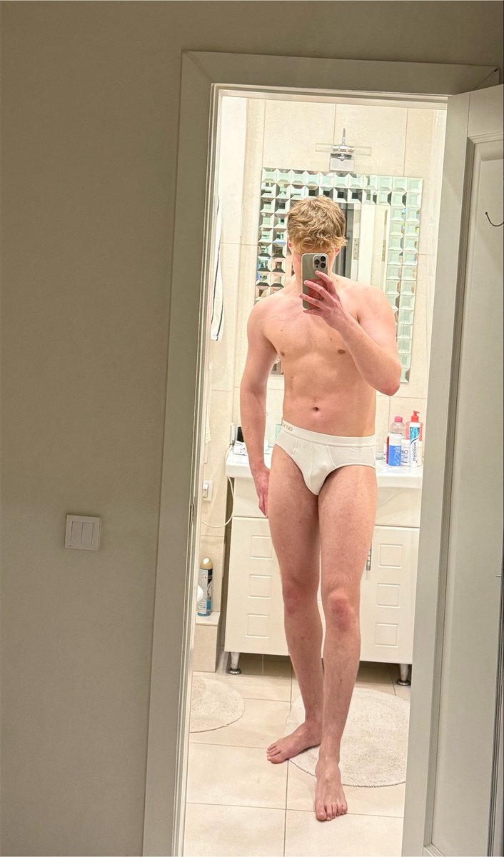 Falconicas's tweet photo. #male_model #posing #male_body #athletic https://t.co/bQ7SSih2IE