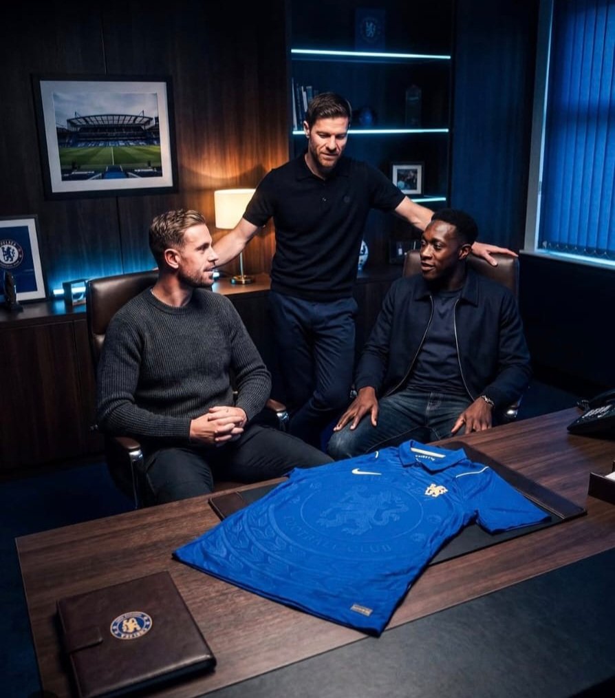 FBIBob_fc's tweet photo. 🚨 Something huge is about to go down💯💥 . #chelseafc #chelseatransfersnews https://t.co/Poc29AwHr3