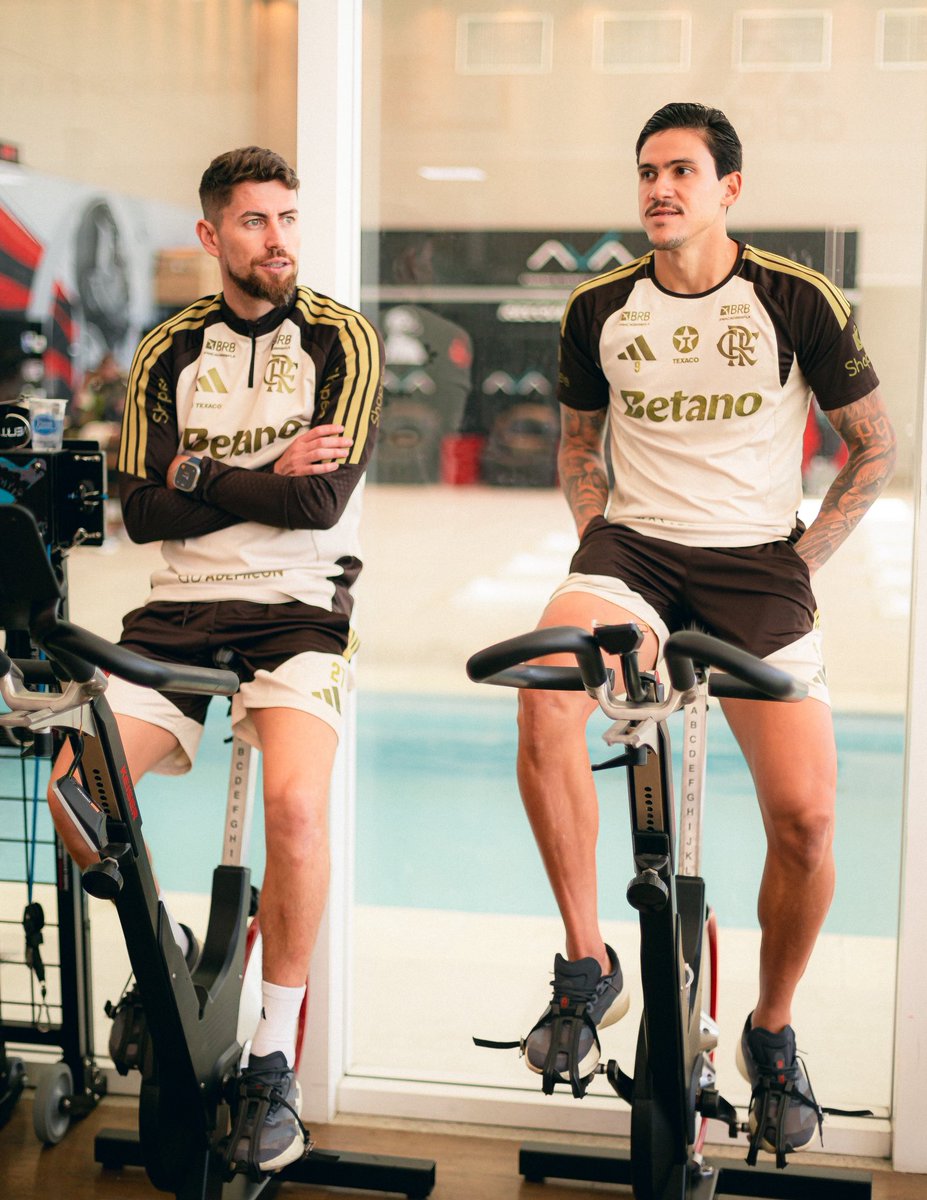 FlaGalaxy's tweet photo. Jorginho e Pedro no treino de hoje (27/07). https://t.co/v8zSTkRwFs
