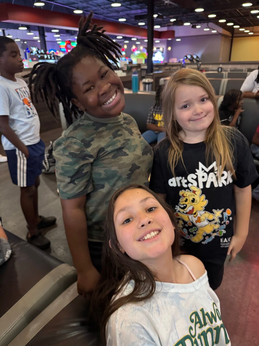 bgceastal's tweet photo. 🎉Having a GOOD time at Goodtimes Bowling and Arcade 🎳
Summer Camp may be coming to an end soon. But the best is yet to come!

Need a safe and welcoming space for you child afterschool? Explore what's behind the blue door💙

#BGCEASTAL #afterschoolalabama #greatfutures https://t.co/d1gVvuLBvE