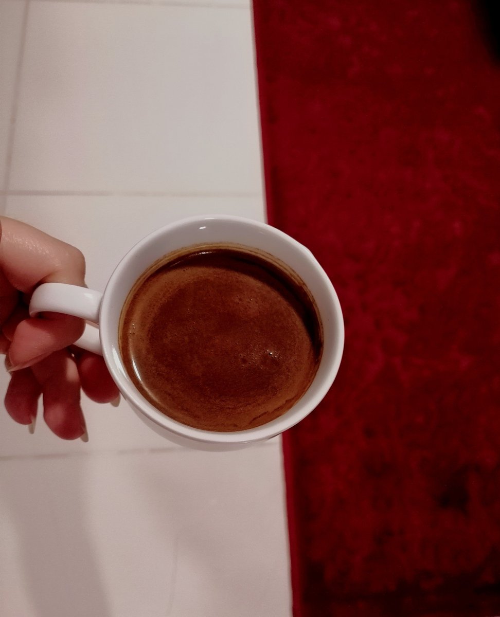 __oor_____'s tweet photo. وصالح نفسي ع نفسي، مايمكن كل شيء يتحل 🐝 https://t.co/vIChyjqNIQ