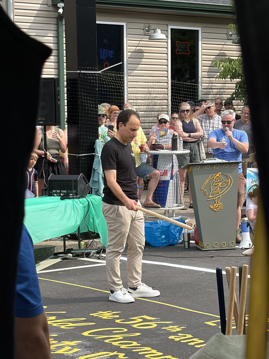 LouisvilleUpdts's tweet photo. Craig was heckled at #dainty https://t.co/RV8MrR58ct